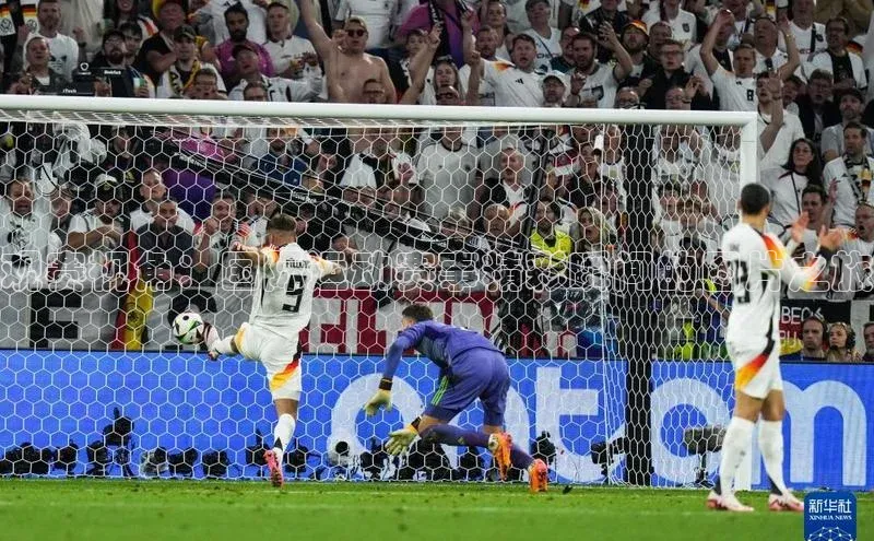 观赛视角：国际运动赛事精彩瞬间的图片之旅